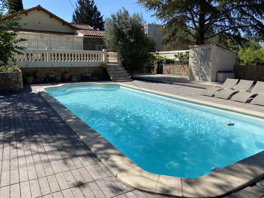 Maison de luxe à Aubagne, Bouches-du-Rhône