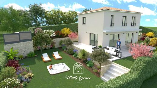 Villa in Saint-Laurent-du-Var, Alpes-Maritimes