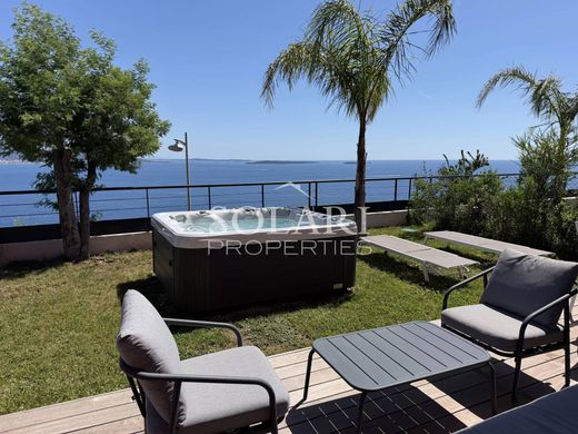 Apartment in Théoule-sur-Mer, Alpes-Maritimes