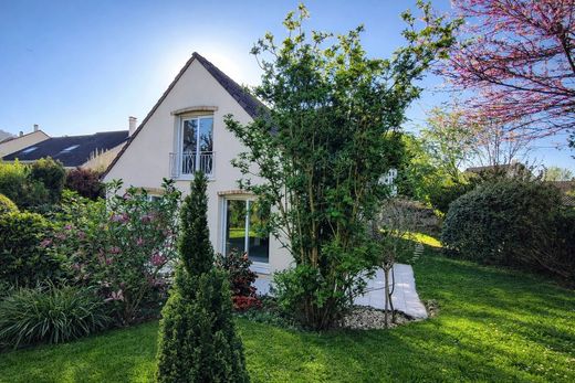 Luxury home in Fourqueux, Yvelines