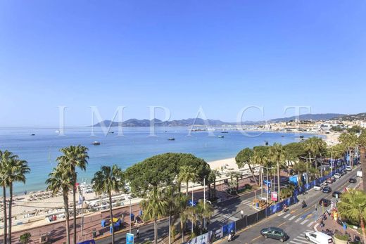 Apartment / Etagenwohnung in Cannes, Alpes-Maritimes