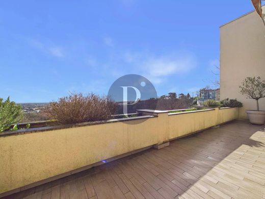 Luxury home in Le Plessis-Robinson, Hauts-de-Seine
