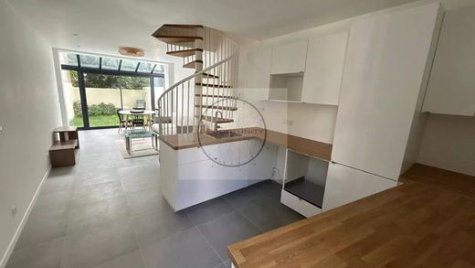 Элитный дом, Vincennes, Val-de-Marne