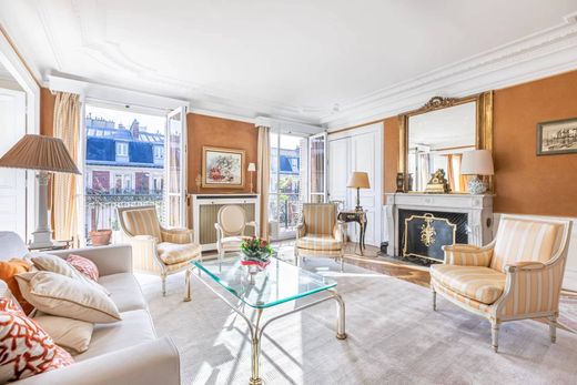 Apartment in Champs-Elysées, Madeleine, Triangle d’or, Paris