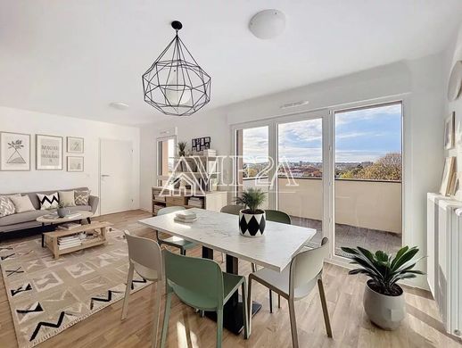 Apartment in Massy, Essonne