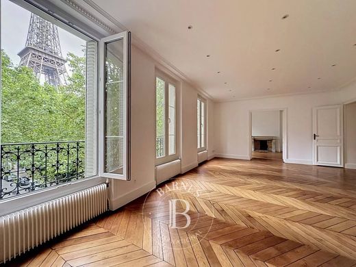 Apartment in Tour Eiffel, Invalides – Ecole Militaire, Saint-Thomas d’Aquin, Paris