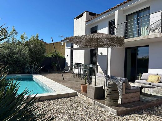 Элитный дом, Saint-Rémy-de-Provence, Bouches-du-Rhône