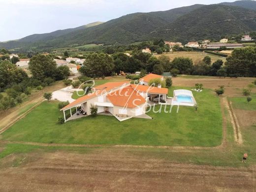 Vinça, Pyrénées-Orientalesの高級住宅