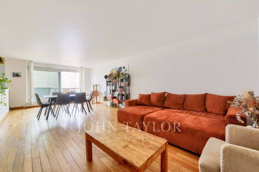 ﺷﻘﺔ ﻓﻲ Courbevoie, Hauts-de-Seine