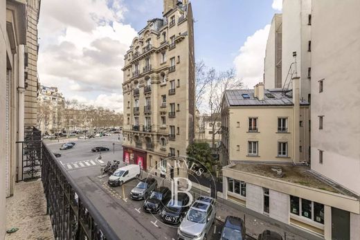 Apartment / Etagenwohnung in Motte-Picquet, Commerce, Necker, Paris