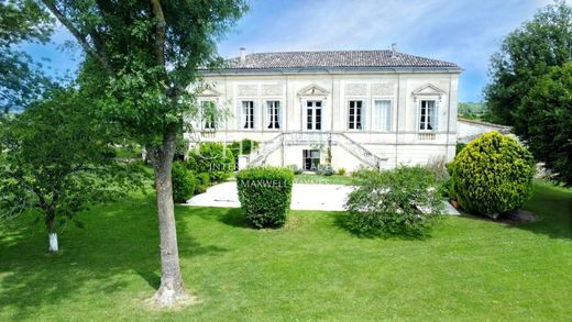Luxury home in Asques, Gironde
