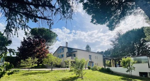 Luxury home in Auch, Gers