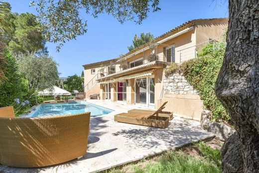 Villa in Roquefort-les-Pins, Alpes-Maritimes