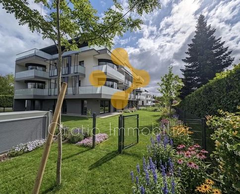 Apartment / Etagenwohnung in Divonne-les-Bains, Ain