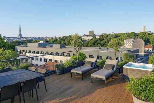 Duplex in Issy-les-Moulineaux, Hauts-de-Seine