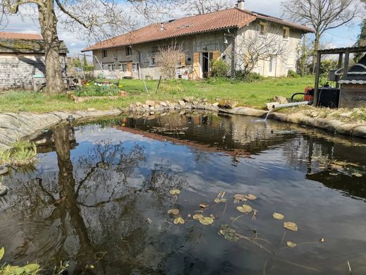 Усадьба / Сельский дом, Saint-Martin-le-Châtel, Ain