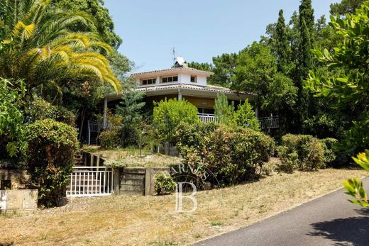 Luxury home in Seignosse, Landes
