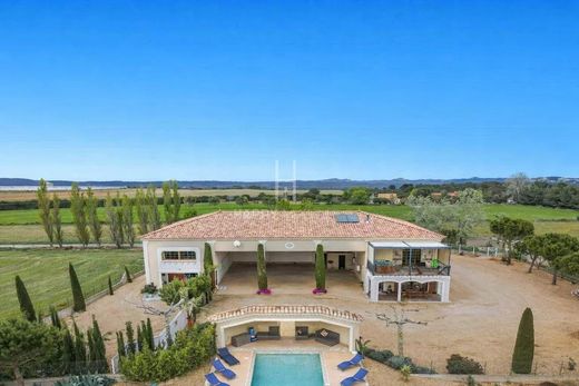 Luxury home in Moulès, Bouches-du-Rhône