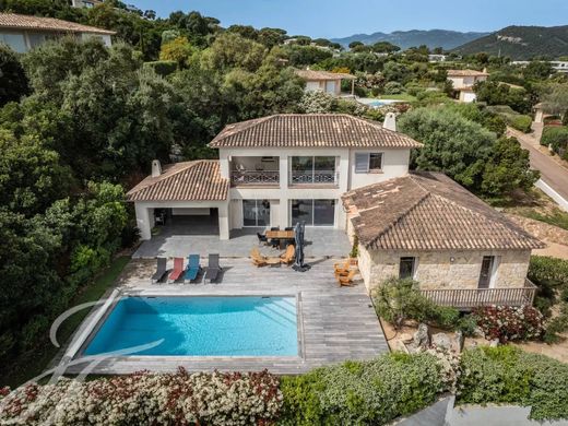 Villa a Sainte-Lucie de Porto-Vecchio, Corsica del Sud