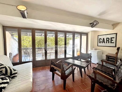 ‏בתי יוקרה ב  ארל, Bouches-du-Rhône