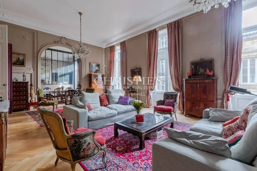 Apartment / Etagenwohnung in Bordeaux, Gironde