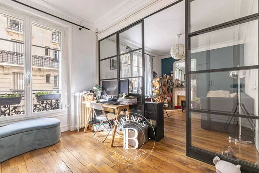 Apartment in Motte-Picquet, Commerce, Necker, Paris
