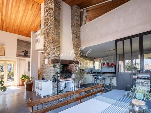 Villa in Montesquiu d'Albera, Pyrénées-Orientales