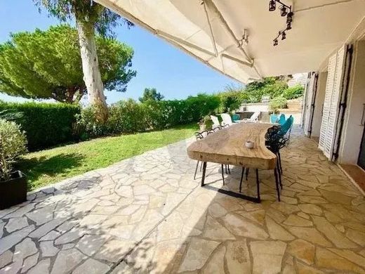 Piso / Apartamento en Villeneuve-Loubet, Alpes Marítimos