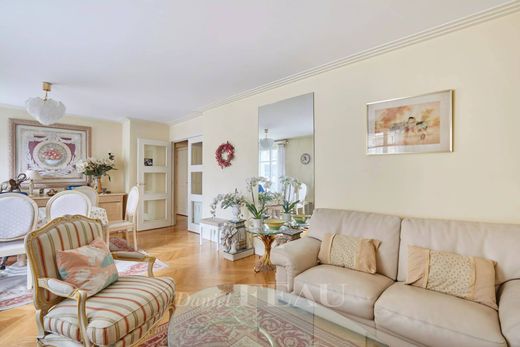 Квартира, Tour Eiffel, Invalides – Ecole Militaire, Saint-Thomas d’Aquin, Paris