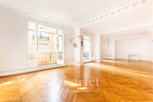 Apartment in Monceau, Courcelles, Ternes, Paris