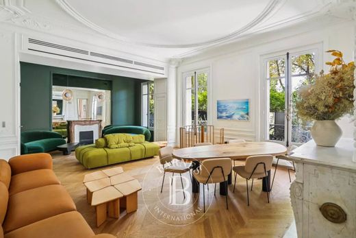 Apartament w Tour Eiffel, Invalides – Ecole Militaire, Saint-Thomas d’Aquin, Paris