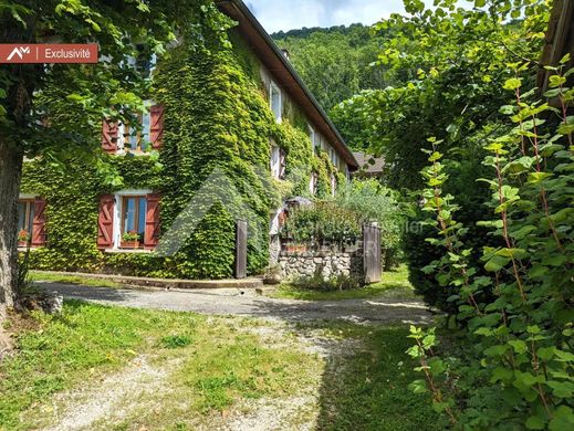 Casa di lusso a Saint-Marcellin, Isère