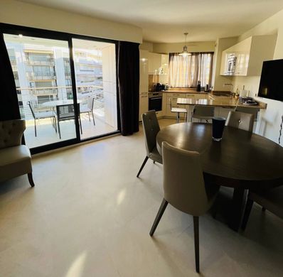 Apartment / Etagenwohnung in Cannes, Alpes-Maritimes