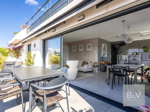 Apartment in Saint-Laurent-du-Var, Alpes-Maritimes