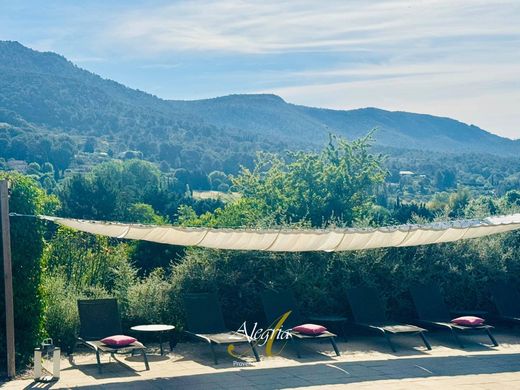 Luxus-Haus in Aups, Var