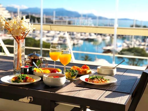 Piso / Apartamento en Villeneuve-Loubet, Alpes Marítimos