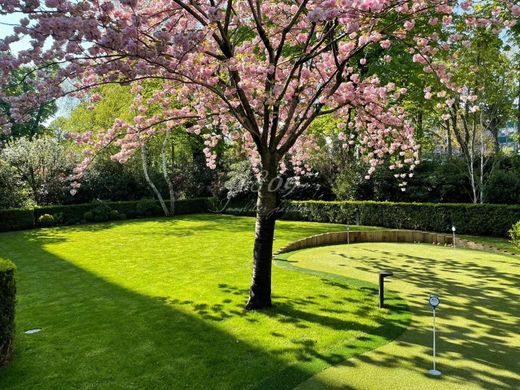 Apartment in Neuilly-sur-Seine, Hauts-de-Seine