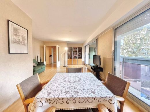 Apartament w Courbevoie, Hauts-de-Seine