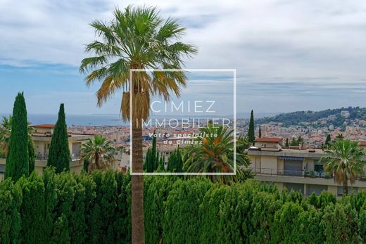 Apartment / Etagenwohnung in Nizza, Alpes-Maritimes