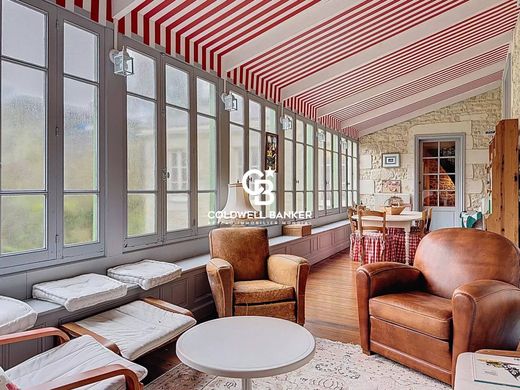 ‏בתי יוקרה ב  Tonnay-Charente, השראנט הימי