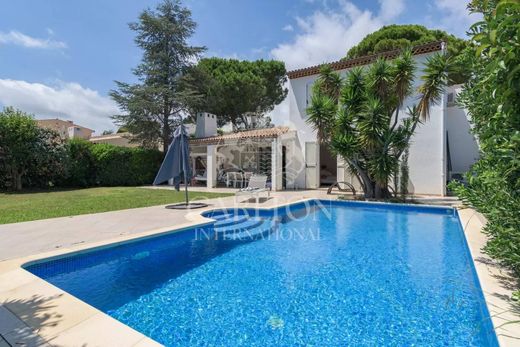 Villa en Villeneuve-Loubet, Alpes Marítimos