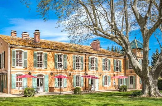 Luxury home in Arles, Bouches-du-Rhône