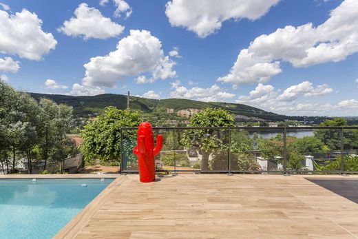 Luxury home in Rochetaillée-sur-Saône, Rhône