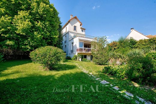 Maison de luxe à Garches, Hauts-de-Seine