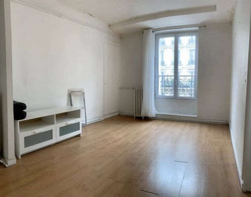 Appartement à Montmartre, Abbesses, Grandes-Carrières, Paris