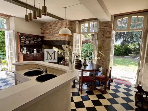 Luxury home in Aire-sur-l'Adour, Landes