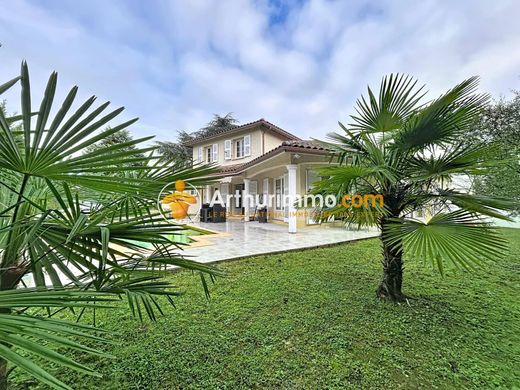 호화 저택 / Chavanoz, Isère