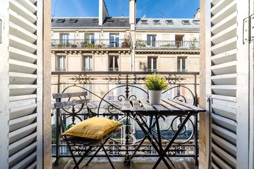 Apartment in La Muette, Auteuil, Porte Dauphine, Paris