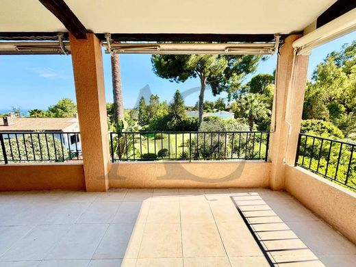 Apartment / Etagenwohnung in Villeneuve-Loubet, Alpes-Maritimes