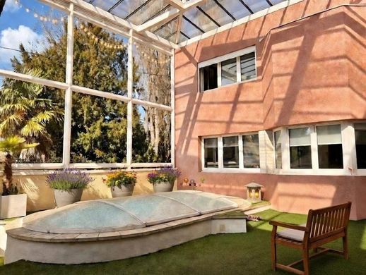 Luxury home in La Varenne-Saint-Hilaire, Val-de-Marne